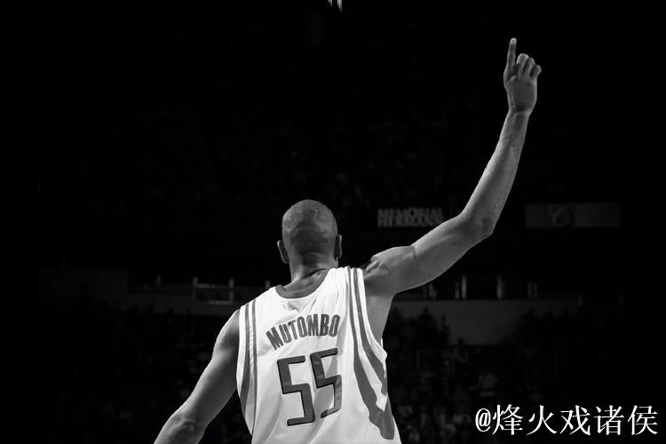 再见穆大叔！穆托姆博因脑癌去世 终年58岁