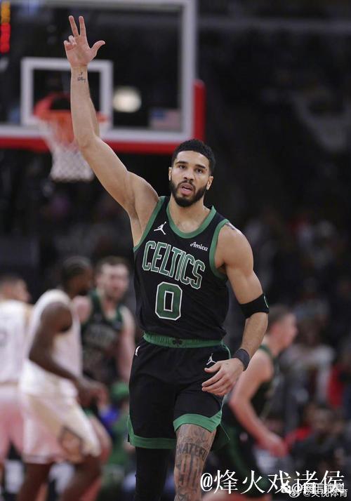 塔图姆34+10助绿军险胜雄鹿豪取3连胜,76人击败魔术延续强势 塔图姆34+10助绿军险胜雄鹿豪取3连胜,76人击败魔术延续强势